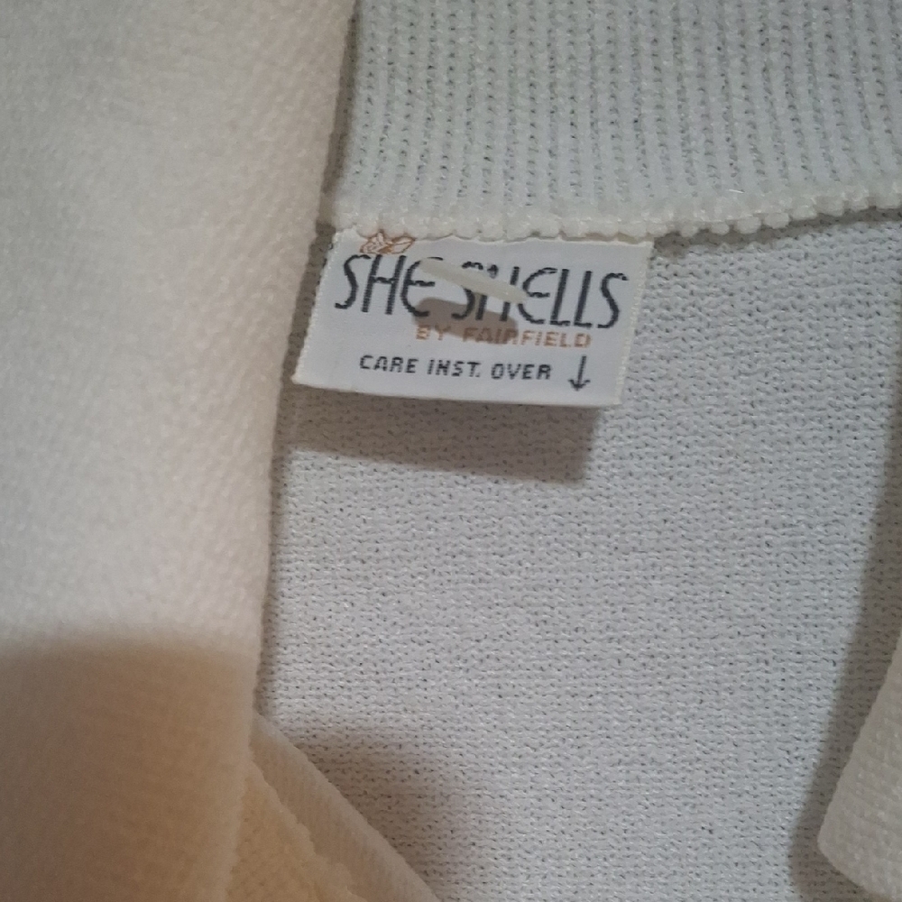 NEW.She Shells by Fairfield Women's White Sleeveless Collared Tank Top Size M - Picture 2 of 9